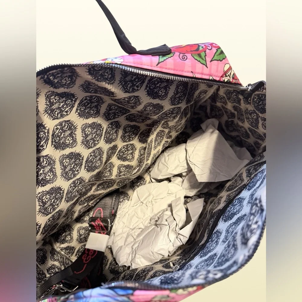 💚🌼NWT Ed Hardy "Love Kills Slowly" pink tattoo flash duffle bag. Weekender bag - Picture 7 of 14